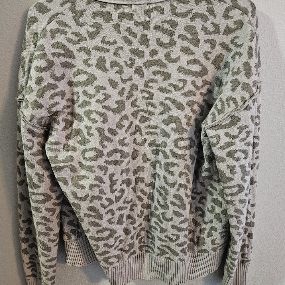 Hem & Thread Leopard Open Cardigan - Picture 2 of 4